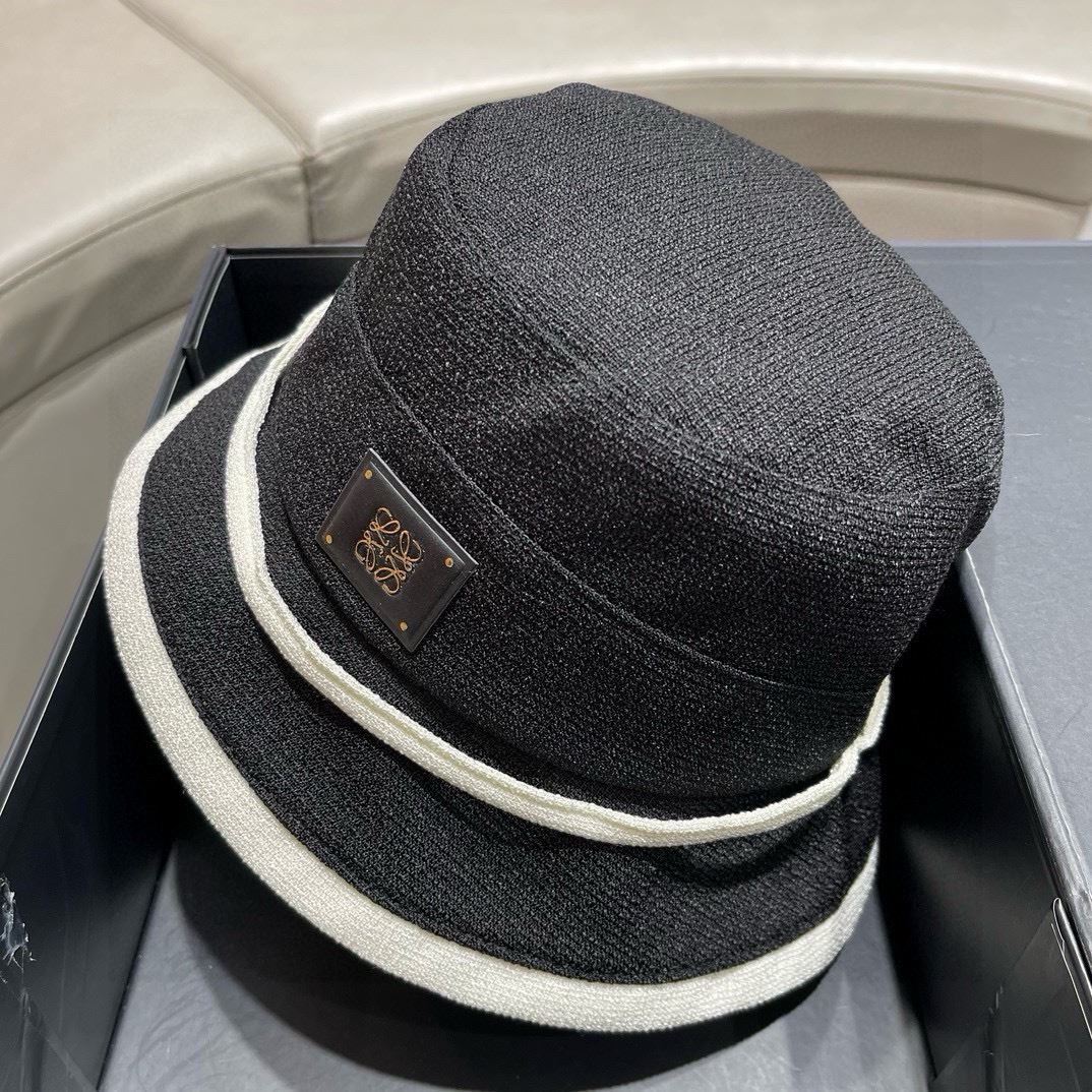 Loewe Caps